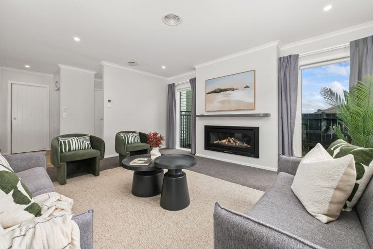 Photo of property in 10 Weatherdeck Close, Whitby, Porirua, 5024