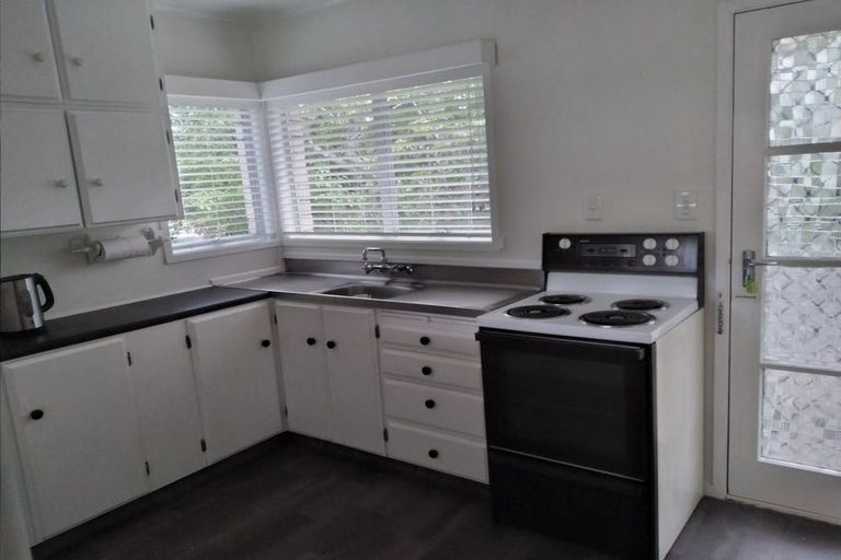 Photo of property in 1/47 Bentley Avenue, Glenfield, Auckland, 0629