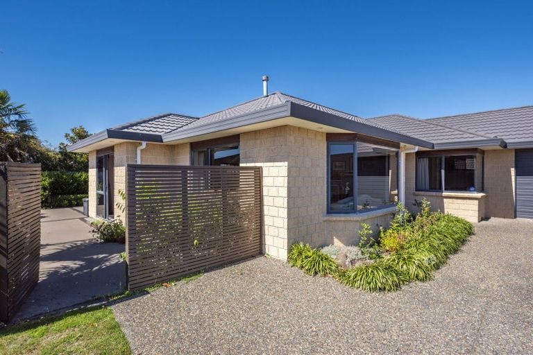 Photo of property in 82 Regent Drive, Paraparaumu Beach, Paraparaumu, 5032