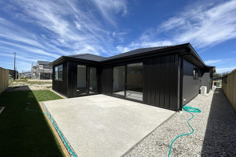 Photo of property in 5 Shoveler Road, Jacks Point, 9371