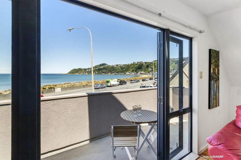 Photo of property in 28a Lyall Parade, Lyall Bay, Wellington, 6022