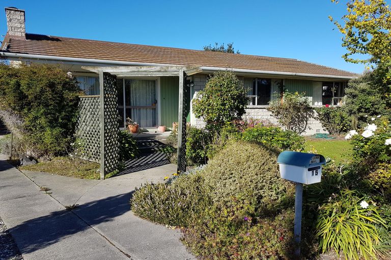 Photo of property in 15 Churchill Place, Waimate, 7924
