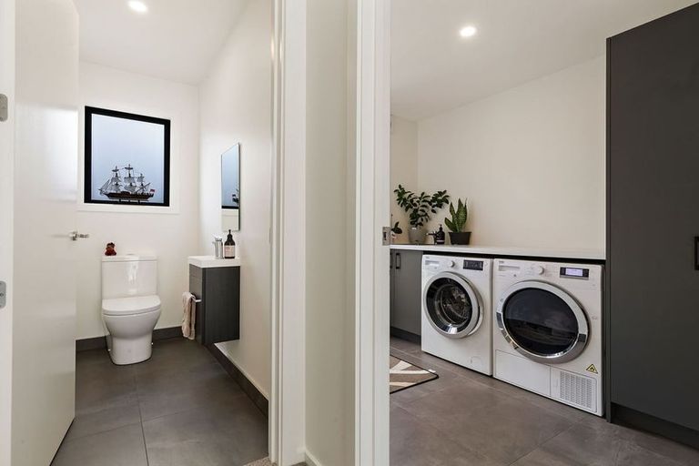 Photo of property in 2 Caithness Court, Jacks Point, Queenstown, 9371