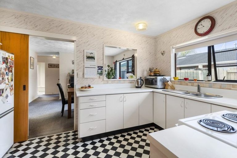 Photo of property in 108 Oxford Street, Tawa, Wellington, 5028