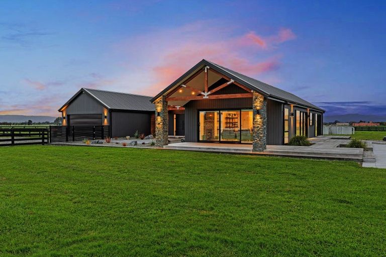 Photo of property in 77 Aranui Road, Kairanga, Palmerston North, 4475