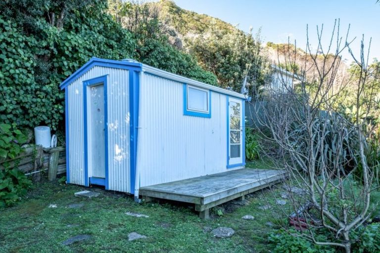 Photo of property in 12 Makorori Beach Road, Makorori, Gisborne, 4073