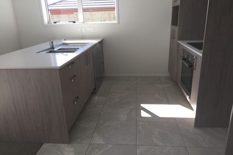 Photo of property in 87 Bert Wall Drive, Omokoroa, 3114