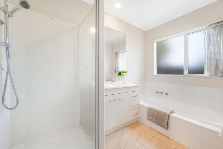 Photo of property in 183 Kilkenny Drive, East Tamaki Heights, Auckland, 2016