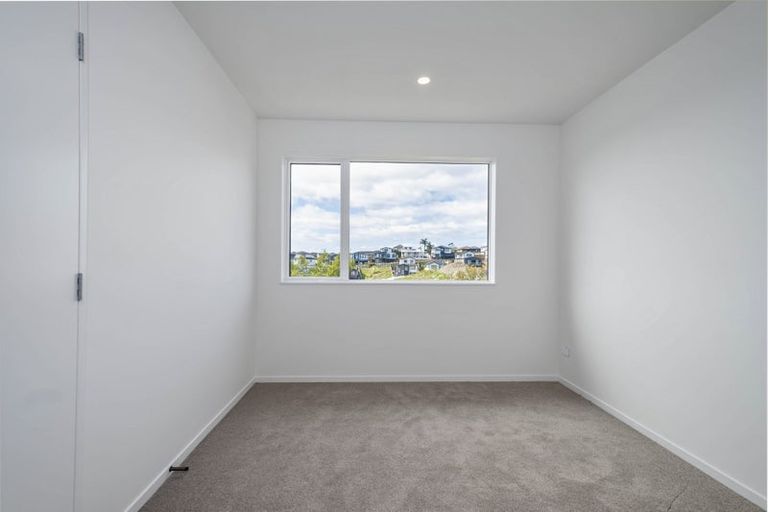 Photo of property in 36 Baumea Rise, Massey, Auckland, 0614
