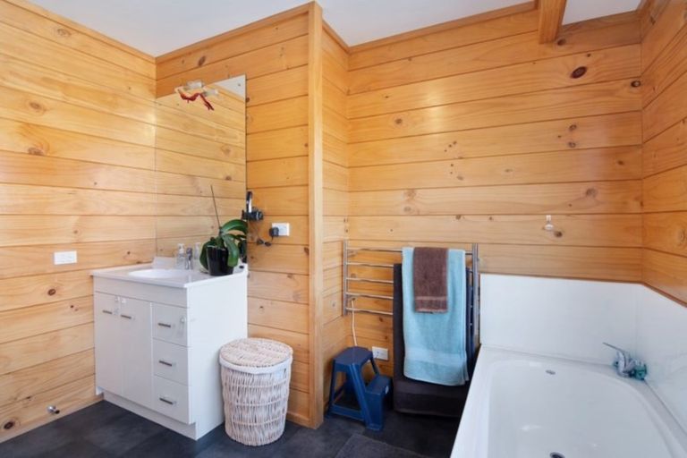 Photo of property in 18 Curtis Street, Stoke, Nelson, 7011