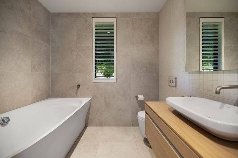 Photo of property in 5 Bloxham Lane, Lake Hayes, Queenstown, 9371