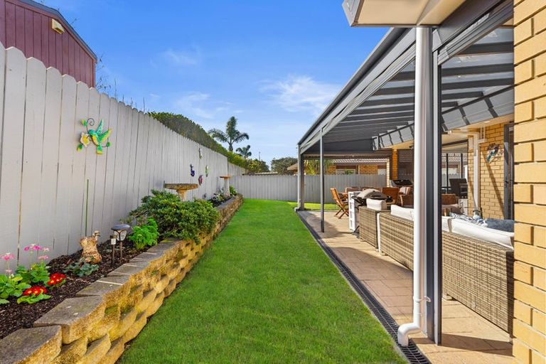 Photo of property in 108 Lakeside Drive, Orewa, 0931
