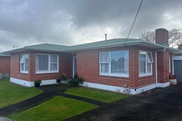 Photo of property in 20 Stanley Street, Levin, 5510