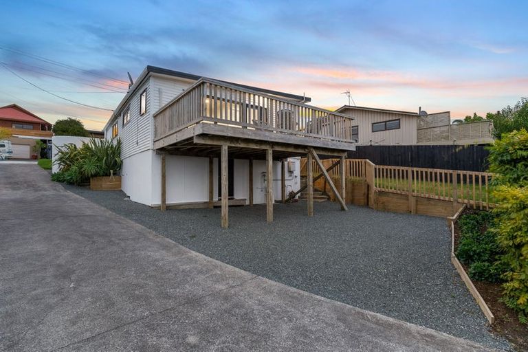 Photo of property in 23 Melandra Road, Stanmore Bay, Whangaparaoa, 0932