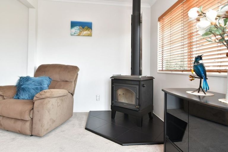 Photo of property in 174 Vipond Road, Stanmore Bay, Whangaparaoa, 0932