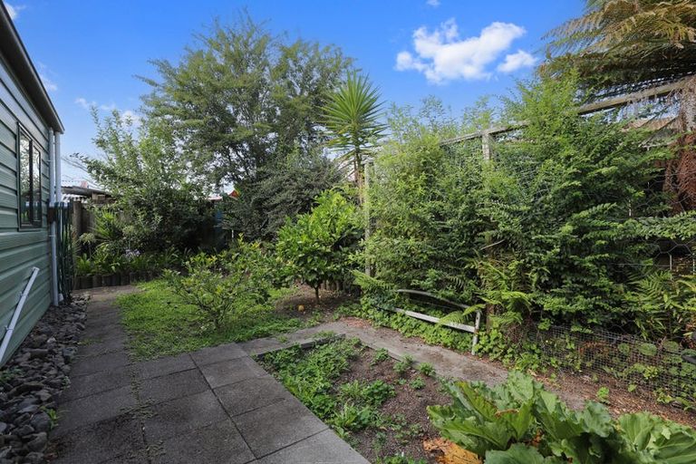 Photo of property in 18 Matai Street, Edgecumbe, 3120