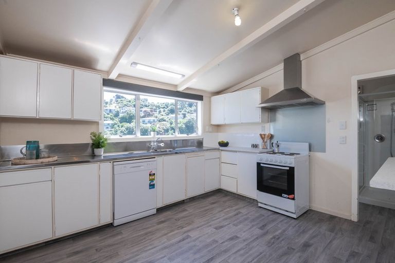 Photo of property in 10 Black Rock Road, Newlands, Wellington, 6037