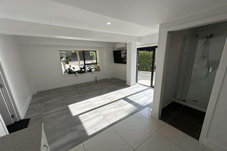 Photo of property in 1/25 Cron Avenue, Te Atatu South, Auckland, 0610