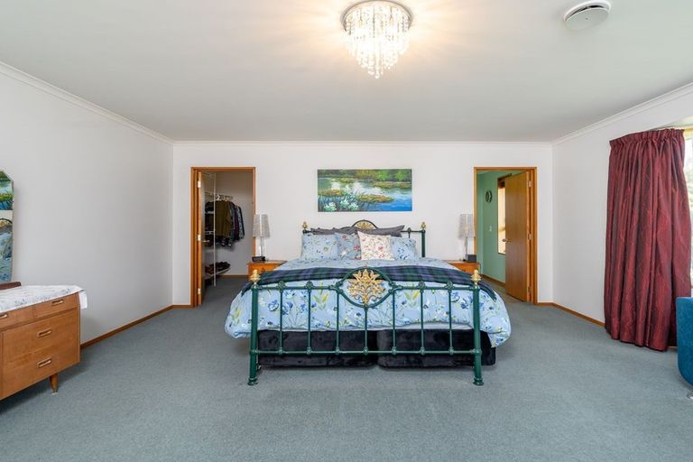 Photo of property in 2 Sunninghurst Drive, Fairfield, Dunedin, 9018