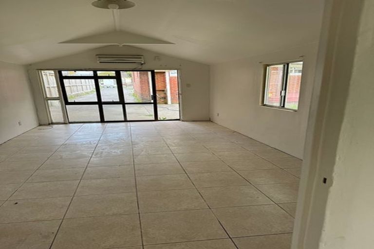 Photo of property in 5 Caspar Road, Papatoetoe, Auckland, 2025