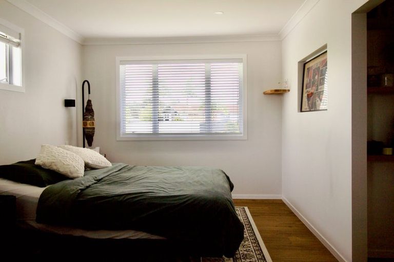 Photo of property in 5 Ngatoa Place, Glenfield, Auckland, 0629