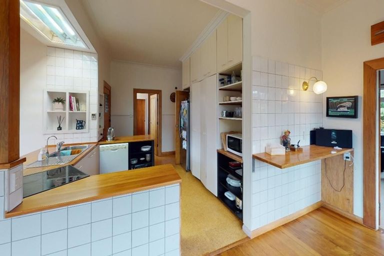 Photo of property in 6 Taranaki Street, Saint Johns Hill, Whanganui, 4501