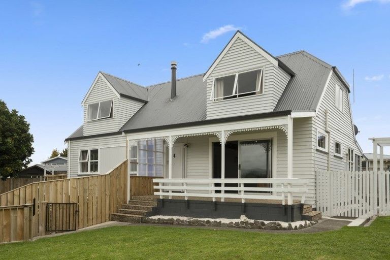 Photo of property in 77 Coopers Road, Gate Pa, Tauranga, 3112
