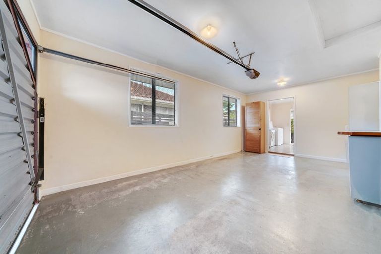 Photo of property in 2/13 Hamilton Road, Papatoetoe, Auckland, 2025