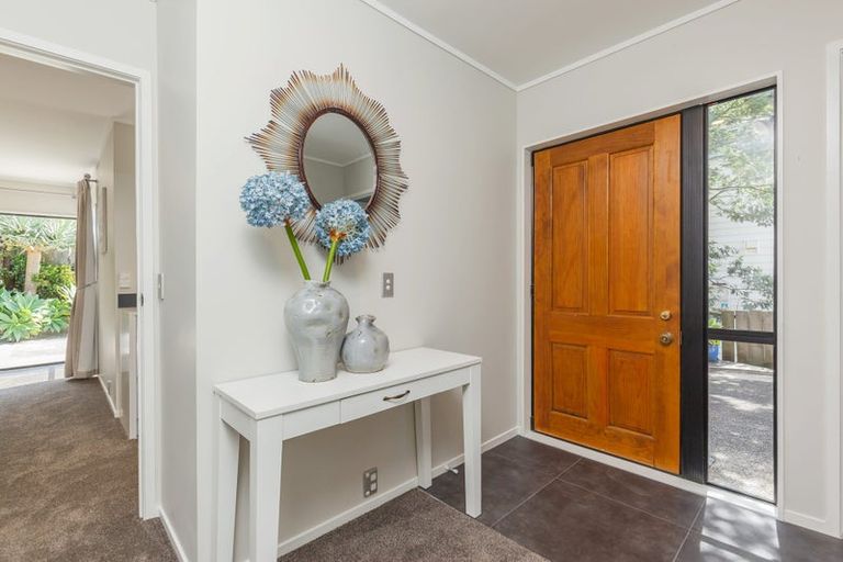 Photo of property in 2/1 Livingstone Street, Milford, Auckland, 0620