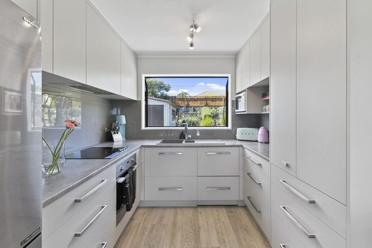 Photo of property in 34 Bluewater Place, Wattle Downs, Auckland, 2103