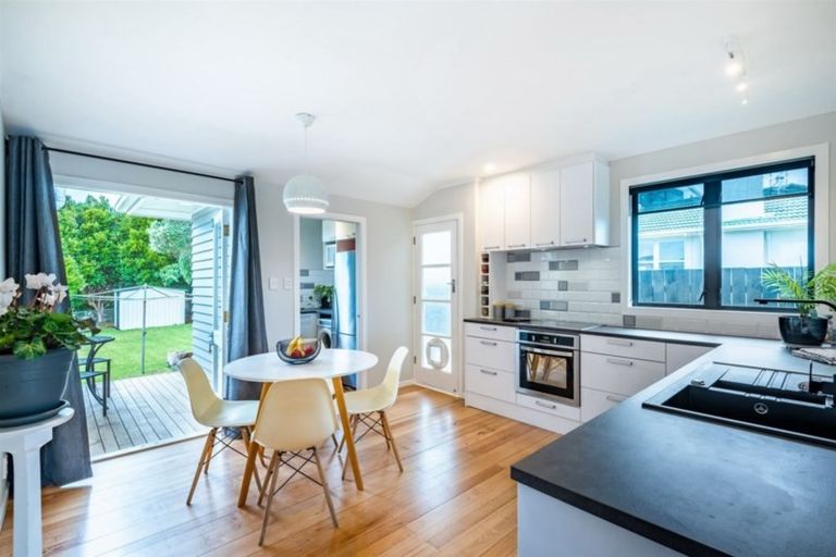 Photo of property in 27 Waipa Street, Birkenhead, Auckland, 0626