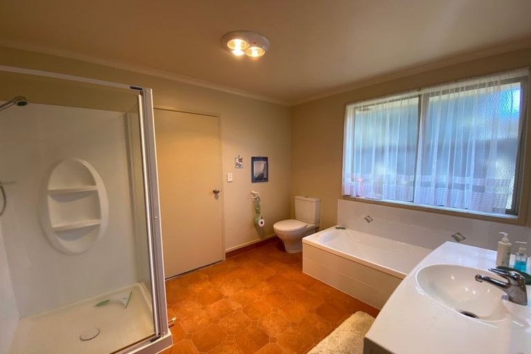 Photo of property in 1 Gardenia Close, Melville, Hamilton, 3206