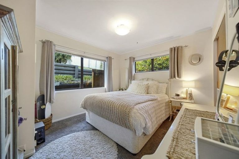 Photo of property in 13 Voltaire Court, Botany Downs, Auckland, 2010