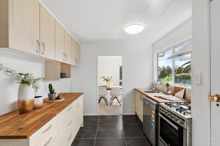 Photo of property in 42 Awaruku Road, Torbay, Auckland, 0630