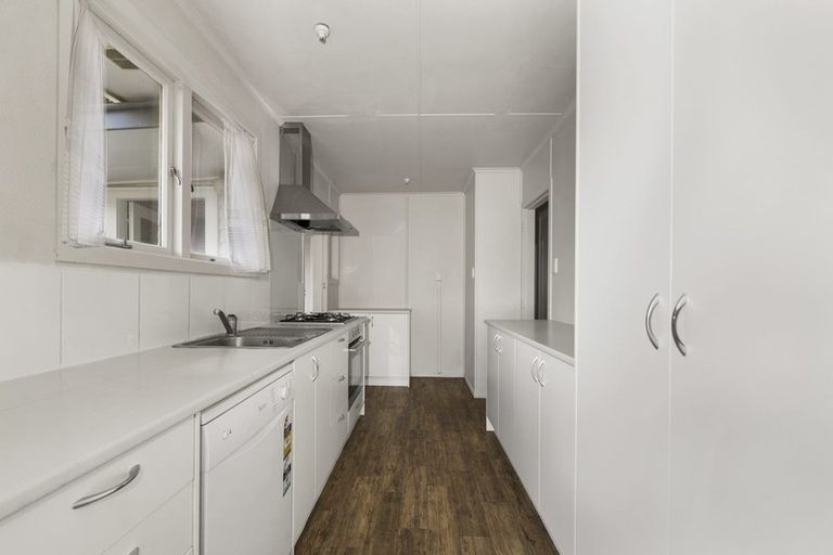 Photo of property in 15 Ross Road, Western Heights, Rotorua, 3015