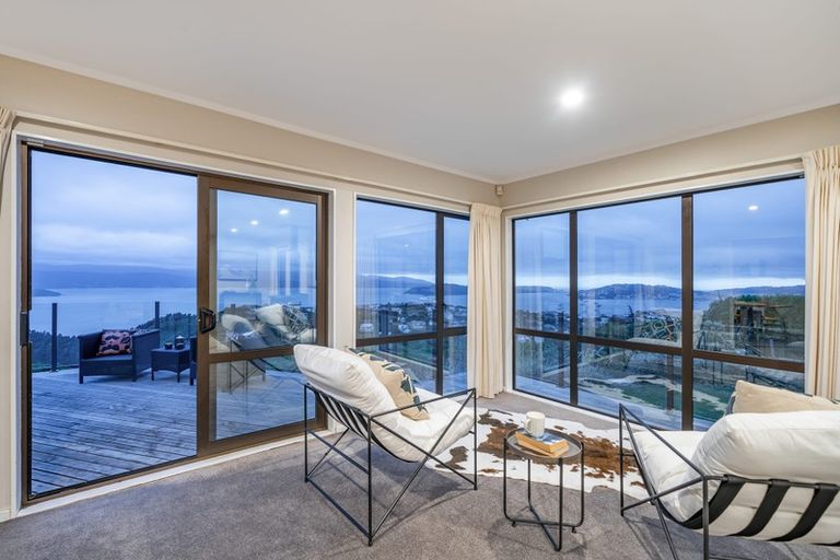 Photo of property in 42 Gurkha Crescent, Khandallah, Wellington, 6035