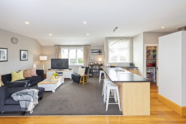 Photo of property in 32 Taylors Avenue, Bryndwr, Christchurch, 8052