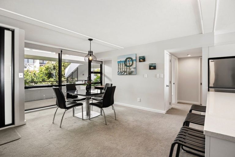 Photo of property in 3/10 Marine Parade, Mount Maunganui, 3116