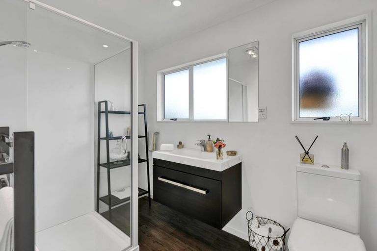 Photo of property in 1/353 Saint Aubyn, Moturoa, New Plymouth, 4310