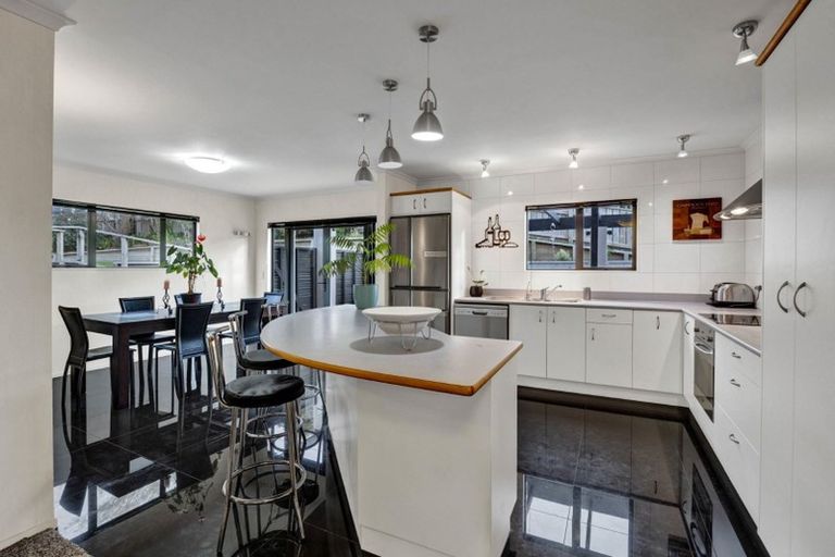 Photo of property in 28 Karamea Street, Whalers Gate, New Plymouth, 4310