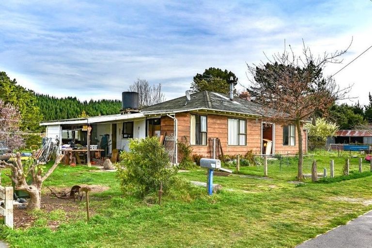 Photo of property in 3127 Coaltrack Road, Coalgate, 7673