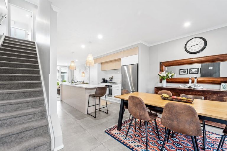 Photo of property in 87 Karepiro Drive, Stanmore Bay, Whangaparaoa, 0932