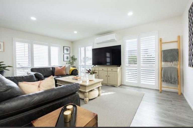 Photo of property in 20d Kaurilands Road, Titirangi, Auckland, 0604