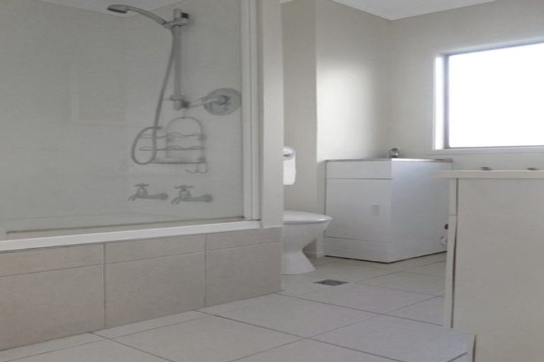 Photo of property in 10/773 Beach Road, Browns Bay, Auckland, 0630