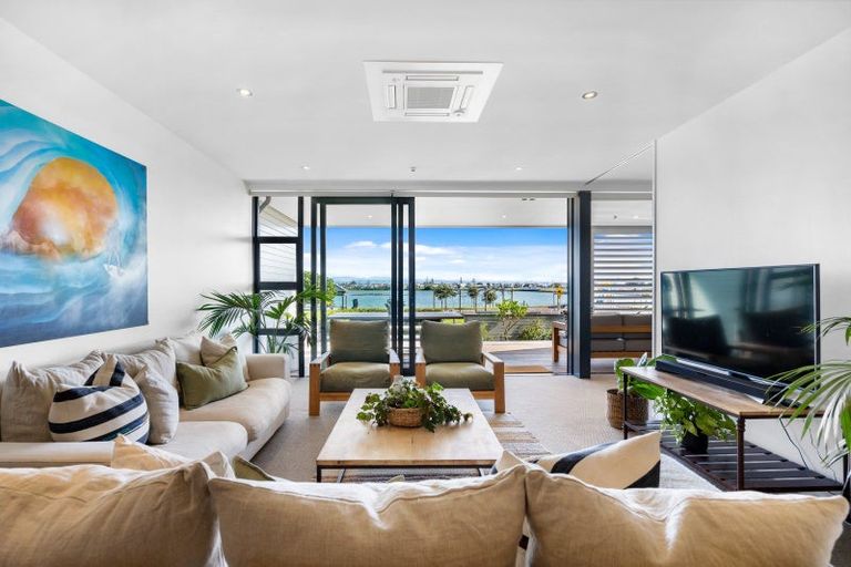 Photo of property in 208/7 Humber Street, Pandora, Napier, 4110