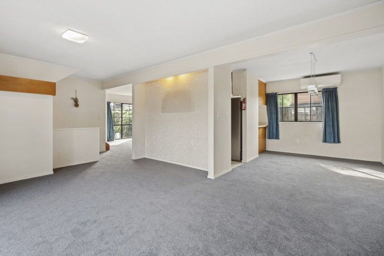 Photo of property in 42 Satara Crescent, Khandallah, Wellington, 6035