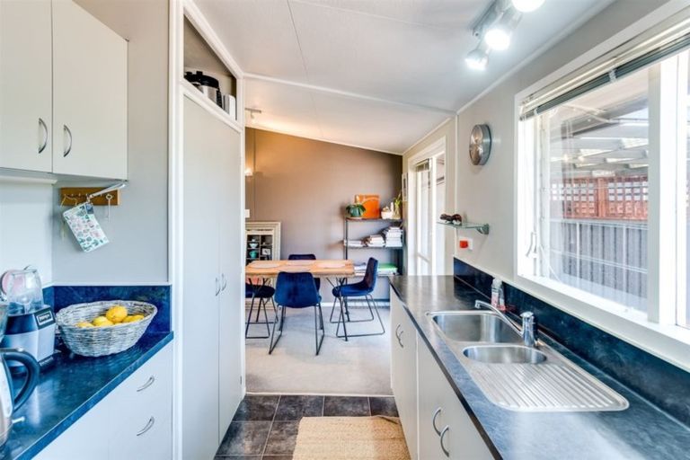 Photo of property in 50 Meeanee Road, Taradale, Napier, 4112