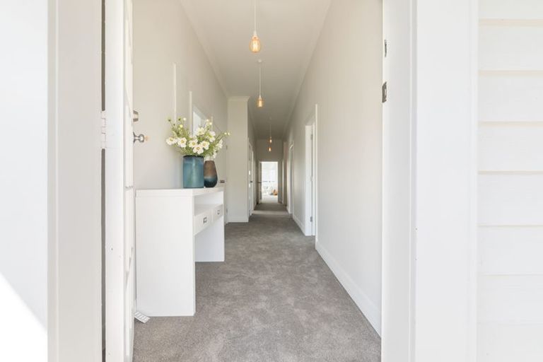 Photo of property in 23 Riverhead Road, Kumeu, 0810