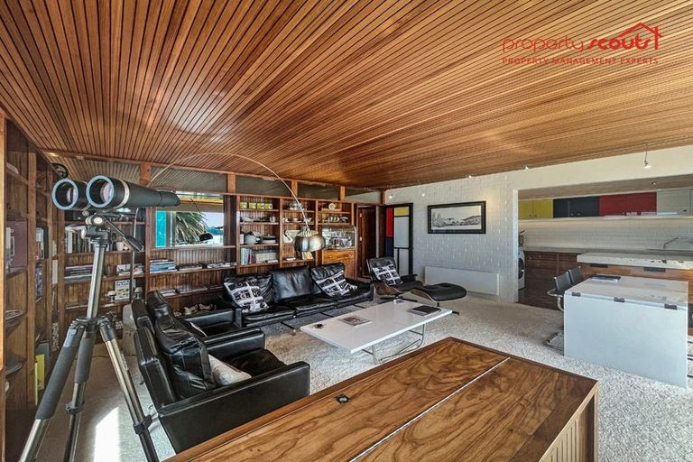 Photo of property in Seaview Apartments, 5/64 Milford Road, Milford, Auckland, 0620