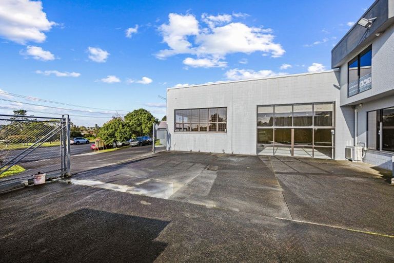 Photo of property in 21a Akatea Road, Korokoro, Lower Hutt, 5012
